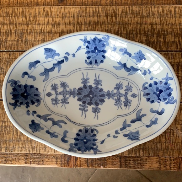 Other - Ceramic serving bowl oriental pattern